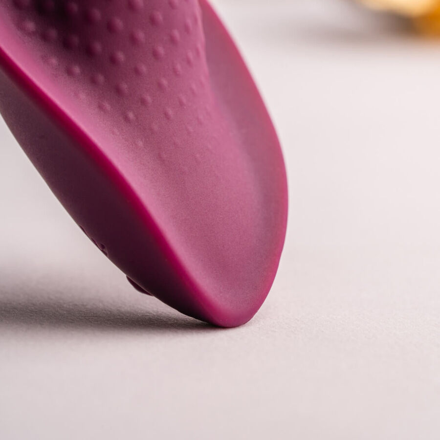 Vibratore discreto ROCKS-OFF Knickerbocker Glory rosa, progettato per il piacere femminile, visibile in primo piano.