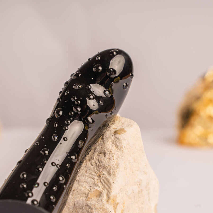 Vibratore prostatico nero ROCKS-OFF QUEST PROSTATE BULLET con design compatto e stimolante per il piacere maschile.