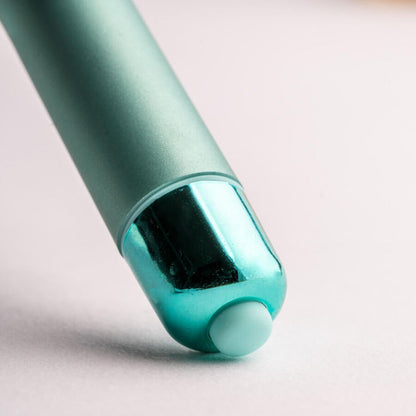 Bullet vibrante ROCKS-OFF RO-90 AQUA LILY verde acqua, con design elegante e superficie liscia.