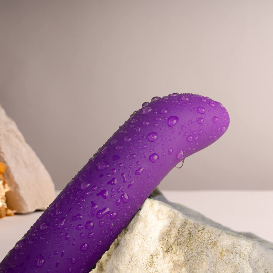 Vibratore G-Spot viola ROCKS-OFF, design ergonomico e elegante, ideale per stimolazione del punto G, con dettagli raffinati.