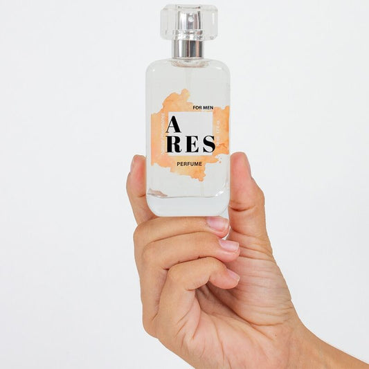 Spray di profumo naturale SECRETPLAY ARES con feromoni per uomo, bottiglia da 50 ml, confezione con flacone e spray.