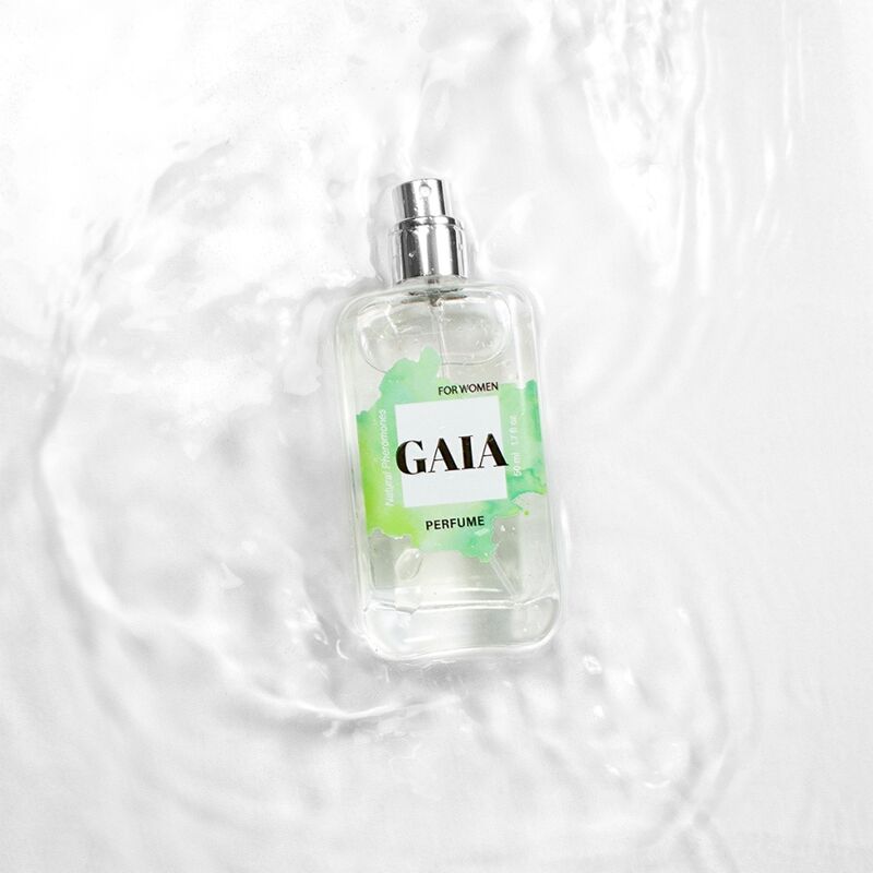 Spray per profumo naturale SECRETPLAY Gaia con feromoni per donna, 50 ml, bottiglia elegante con etichetta bianca.