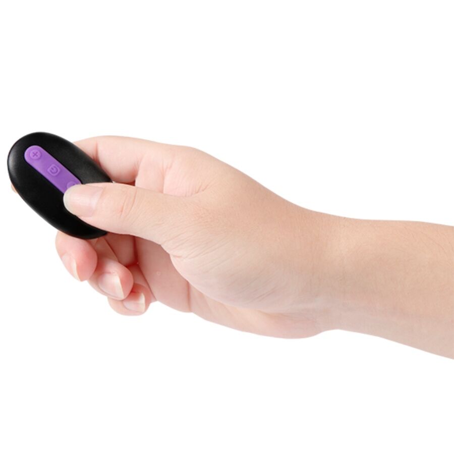 Dildo e stimolatore clitoride SHEQU Julian con vibrazione e telecomando, lunghezza di 16 cm, design elegante e funzionale.