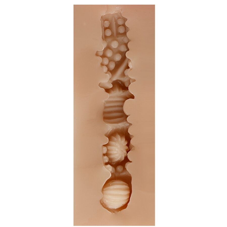 Masturbatore vagina Eunice di SHEQU, modello realistico in silicone, visibile con dettagli anatomici e superficie morbida.