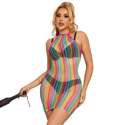 Vestito a rete arcobaleno SUBBLIME DRESSES, taglia unica, con motivo a righe colorate e design leggero, indossato su modello.