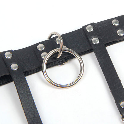 Giarrettella punk in pelle nera regolabile del brand SUBBLIME FETISH, cinturino unico con dettagli in stile punk.