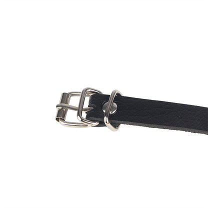Anello in pelle con catena, cintura nera SUBBLIME FETISH, taglia unica, dettaglio di accessorio moda in pelle e metallo.